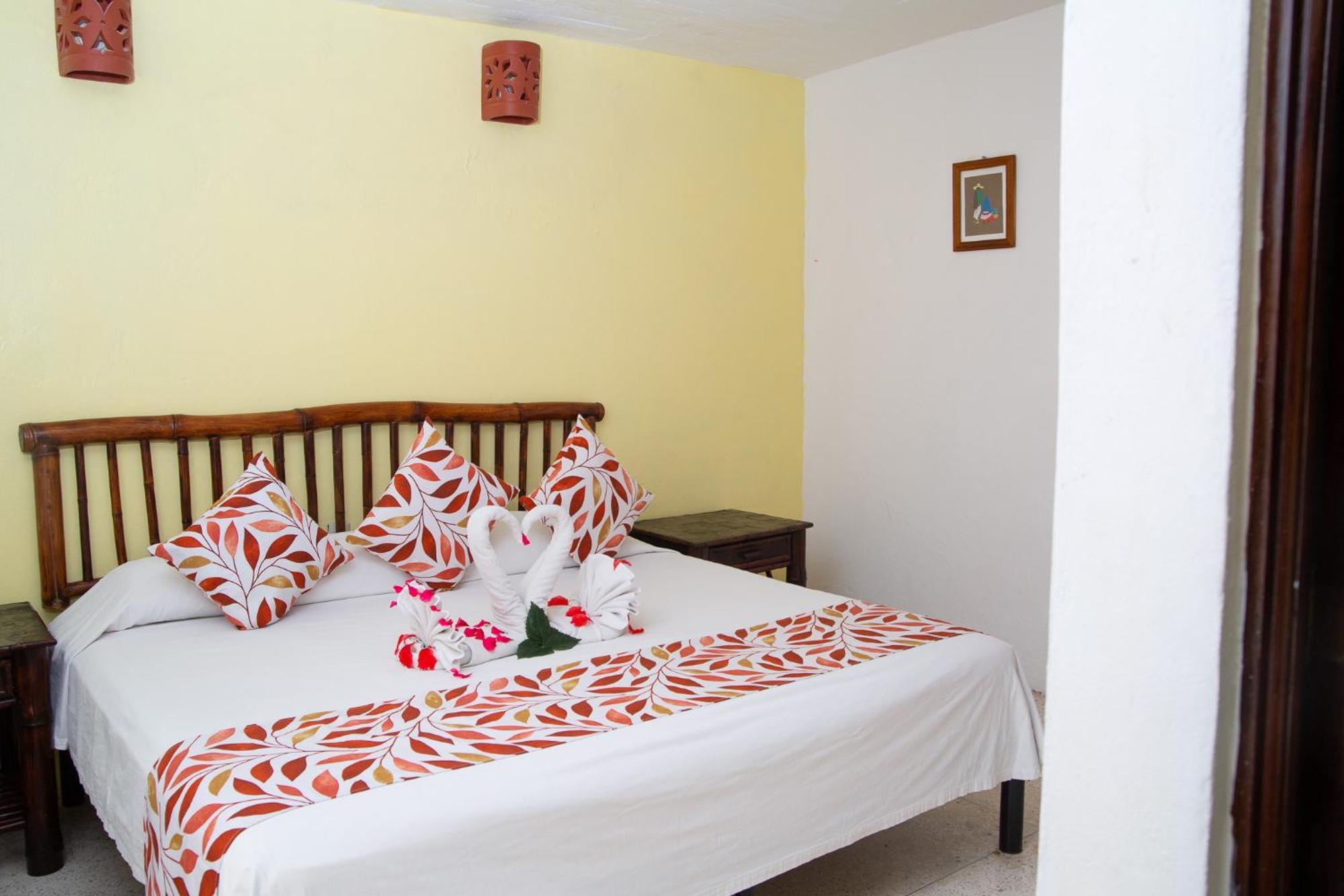 Hotel Zihua Caracol Zihuatanejo Exterior photo