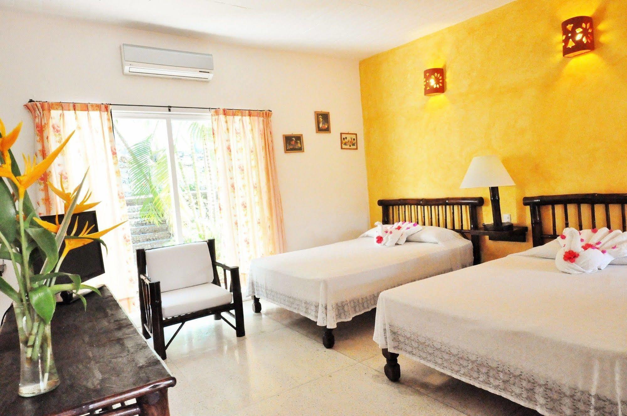 Hotel Zihua Caracol Zihuatanejo Exterior photo