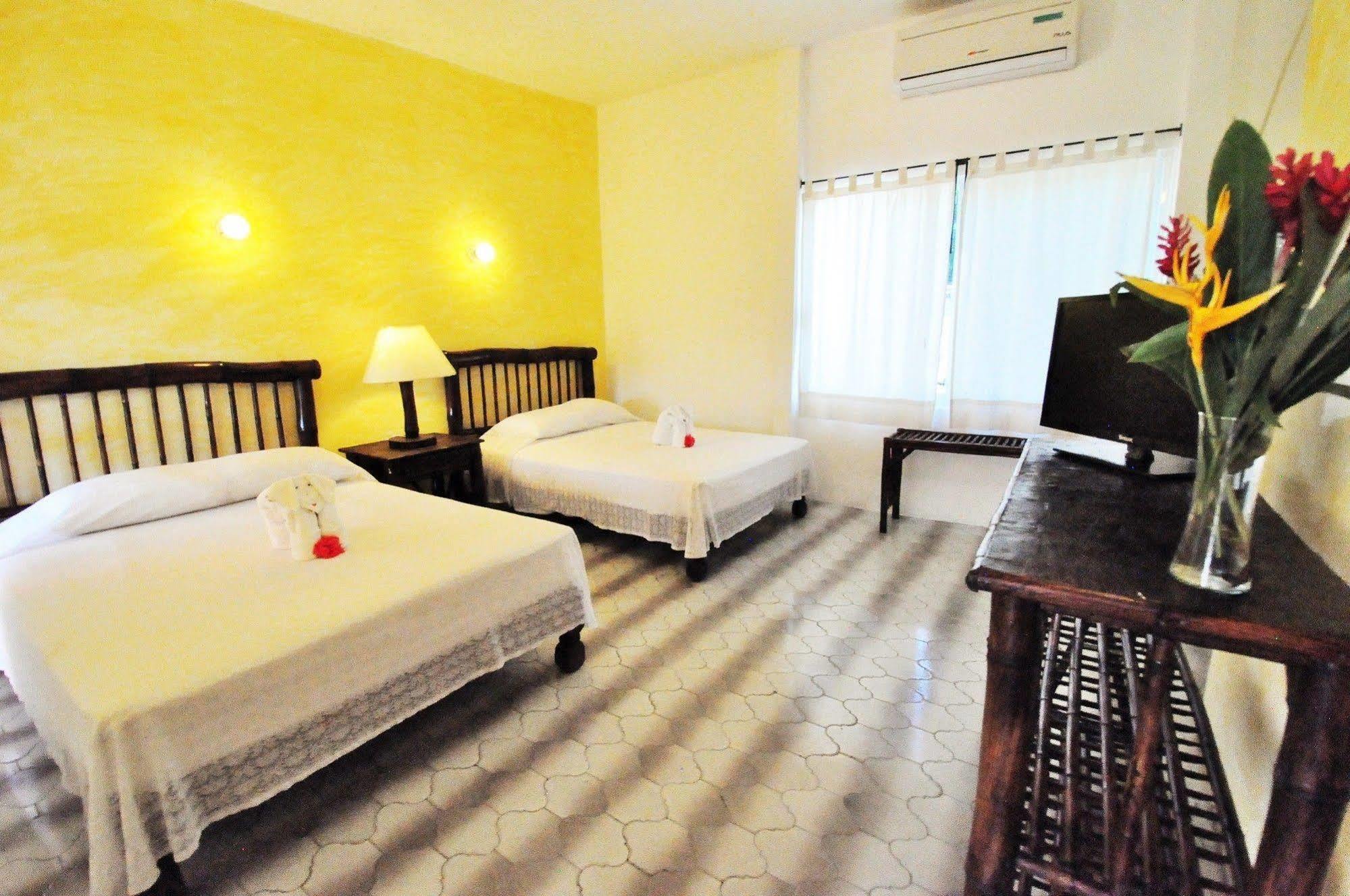 Hotel Zihua Caracol Zihuatanejo Exterior photo